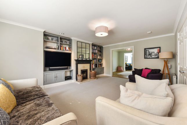 32, Plainwood Close, Chichester photo 4