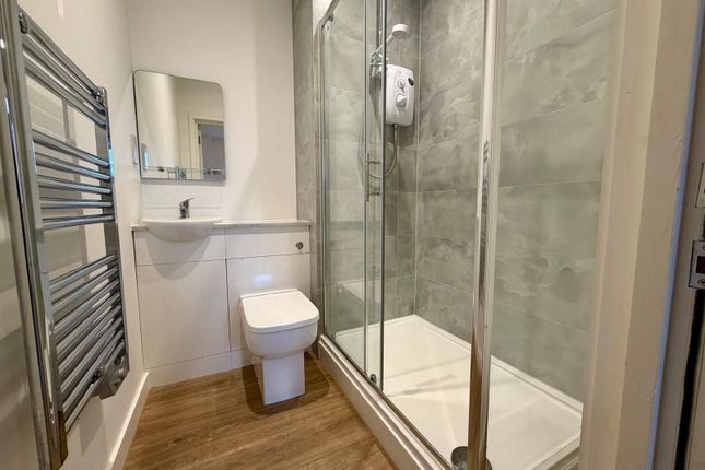 12 Churchill Court, Taunton photo 4