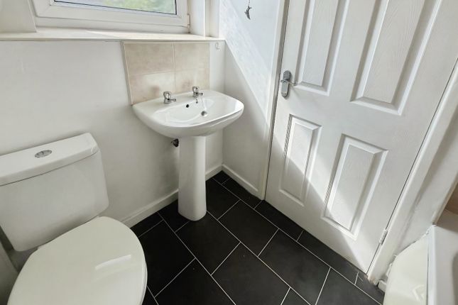 14, Shaw Avenue, South Shields photo 5