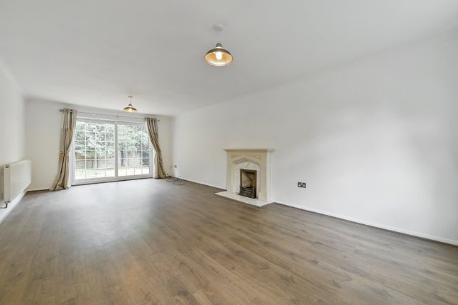 25, The Binghams, Berkshire photo 2