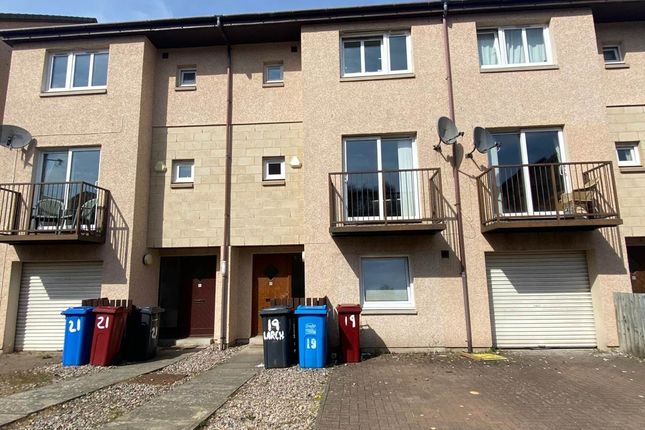Town house to rent in Larch Street, Dundee