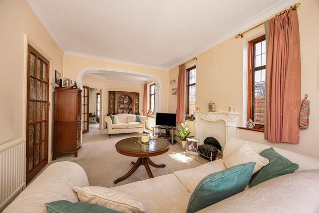 29 Marlborough Drive, Ilford photo 4