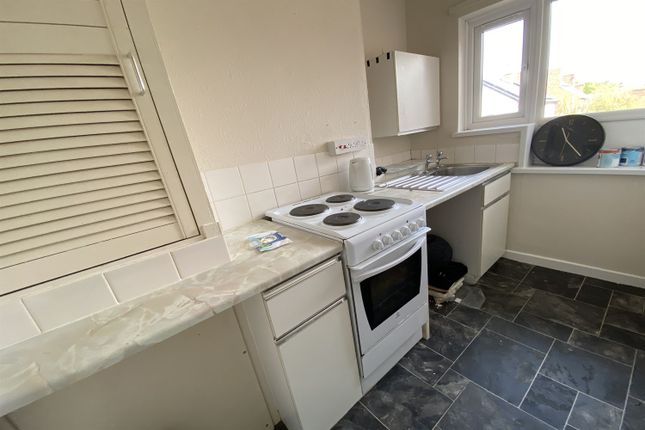 Flat 1B Kitchen