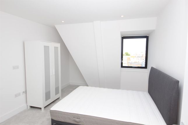 Flat to rent in Russell Mews, Brighton