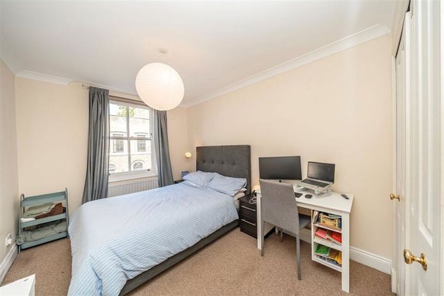 Flat 23, Bentham House, 7, Falmouth Road, London photo 5