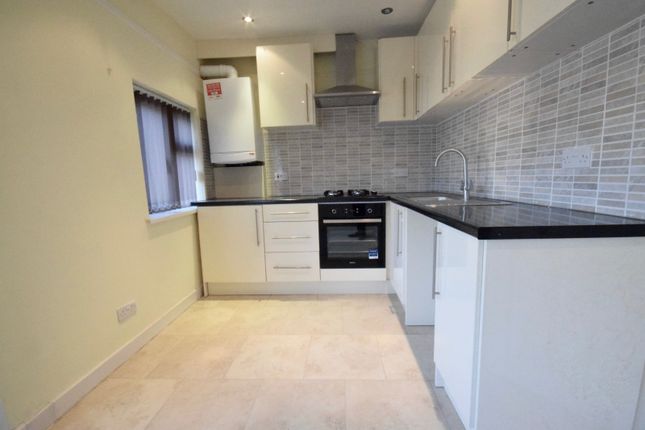 Flat 2, 159 Hamilton Road, LONDON photo 2