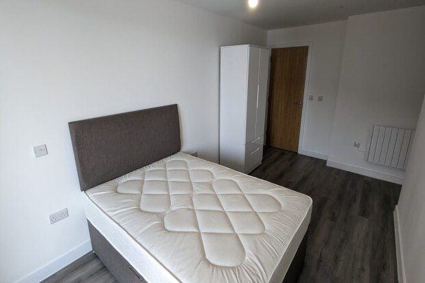 Flat to rent in Schooner Way The Wharf, Cardiff
