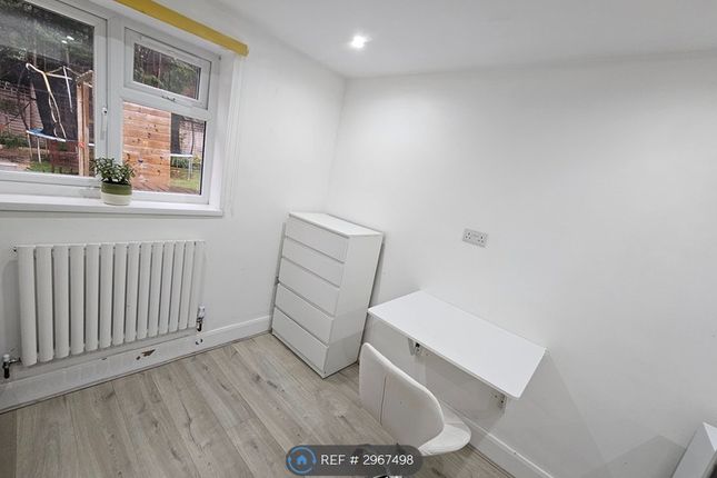 Including All Bills In Bushey Heath, Bushey Heath photo 5