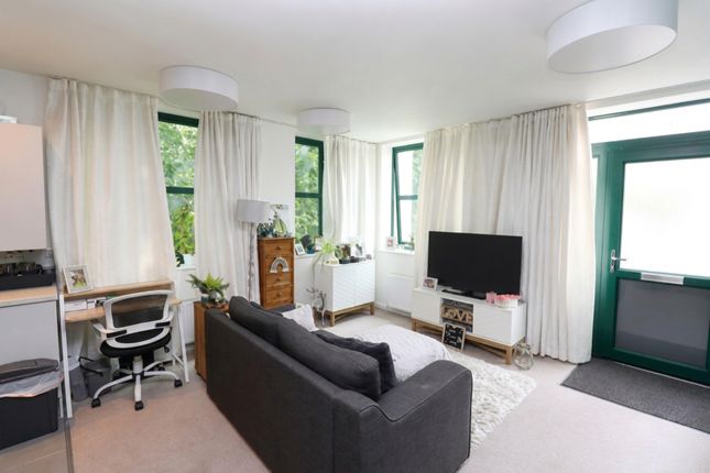 29, Infineon House Fleet Mill Minley Road, Fleet photo 3