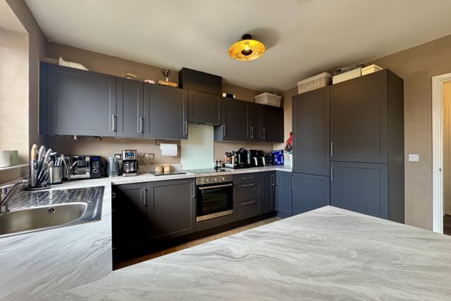 2, Manor Park Avenue, Sheffield photo 3