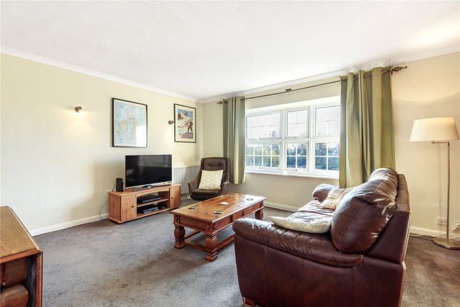 32, Milton Gardens, Berkshire photo 3