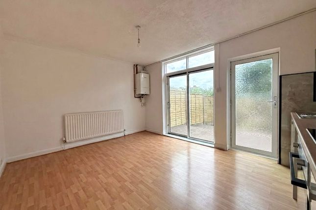 81, Lord Lytton Avenue, Coventry photo 5