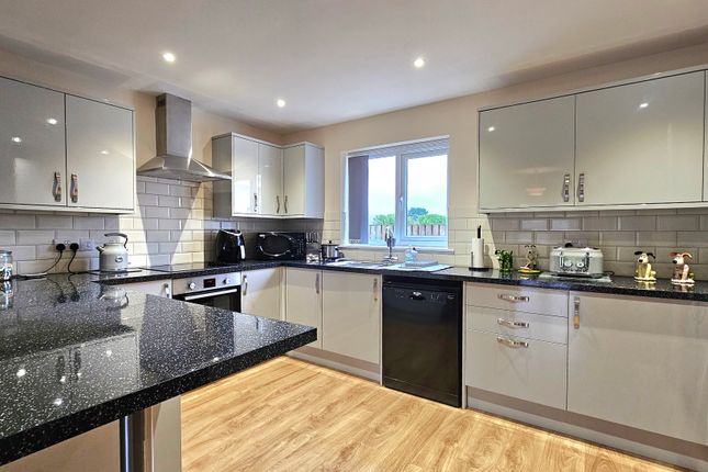 3 Matthews Close, Newton Road, Camborne photo 4