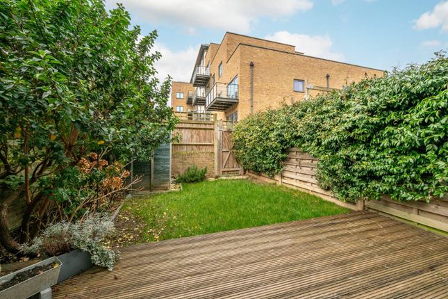 Terraced house to rent in Emerald Square, Roehampton, London