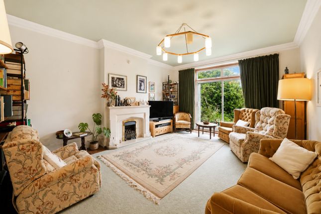 40, Cecil Park, Pinner photo 3