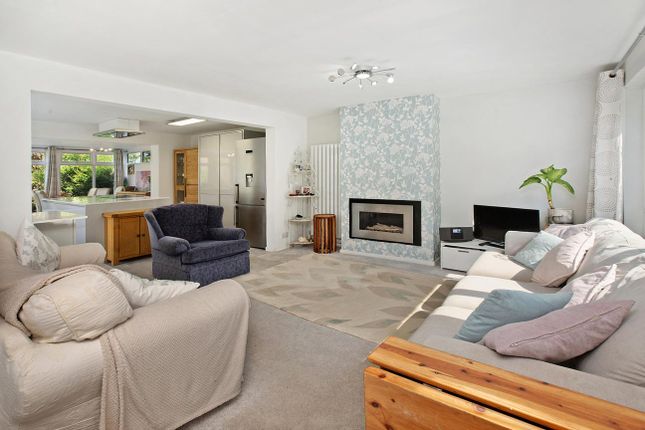 2, Wychwood Close, Dawlish photo 4