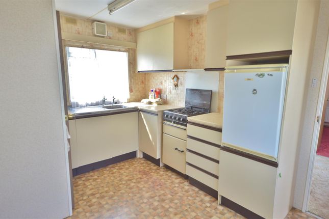 129 Meadowview Park, St. Osyth Road, Little Clacton photo 3
