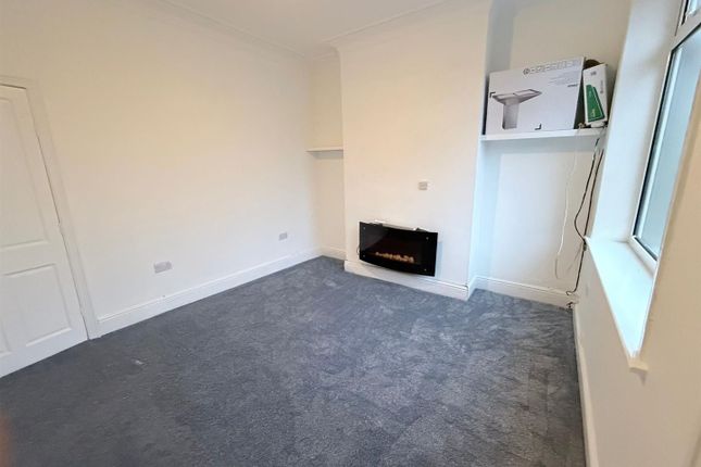 7, Exmouth Place, Bradford photo 4