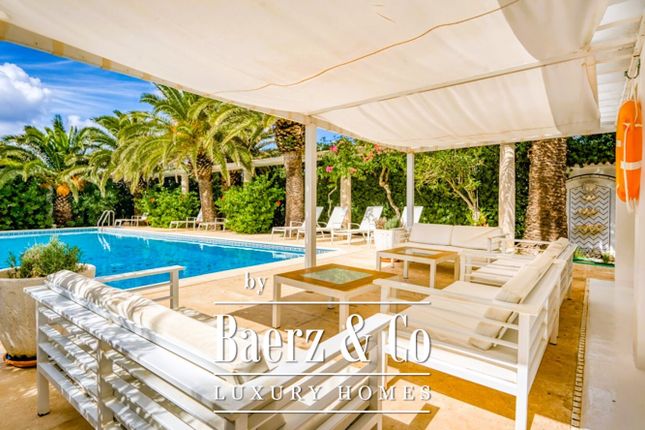 Villa for sale in 07769 Cala En Blanes, Illes Balears, Spain