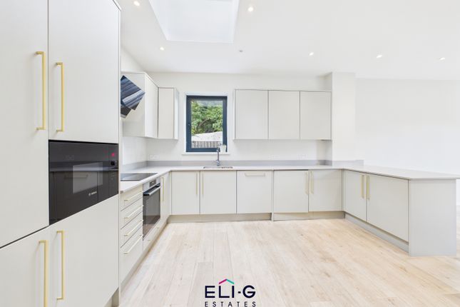 3 Bed Detached House To Rent Albert Road, London Nw7