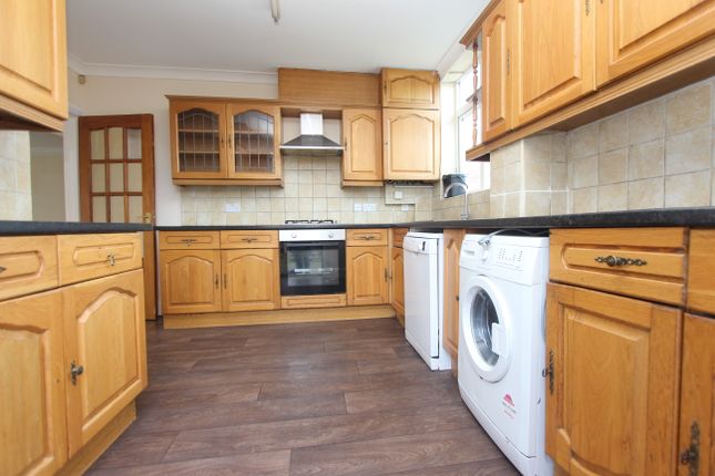 190, Malvern Avenue, Middx photo 4