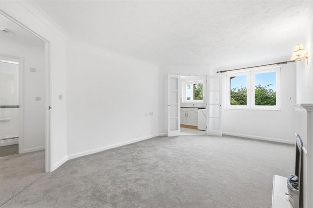Flat 16, Burges Court,, Station Road, Essex photo 4