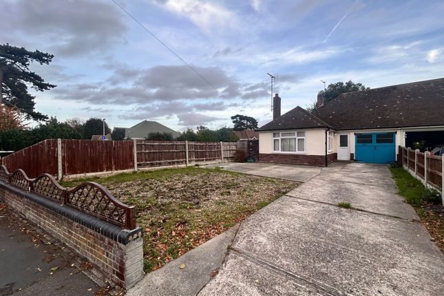 2-bed bungalow on 106, Clacton-on-Sea, £1,450/mo
