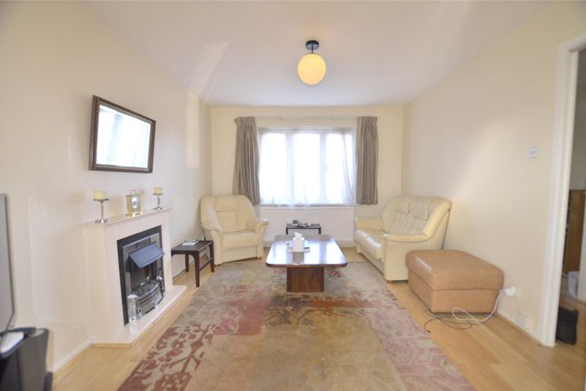 2, Apeldoorn Drive, Wallington photo 4