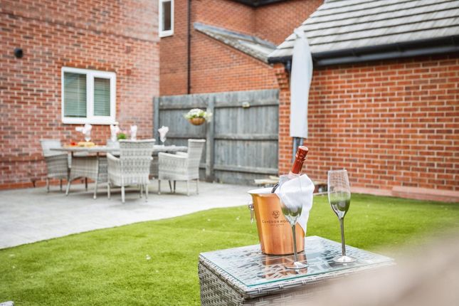 48, Rose Way, Nottingham photo 3