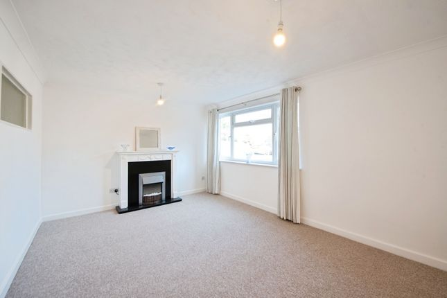 26, Homer Close, Hampshire photo 3
