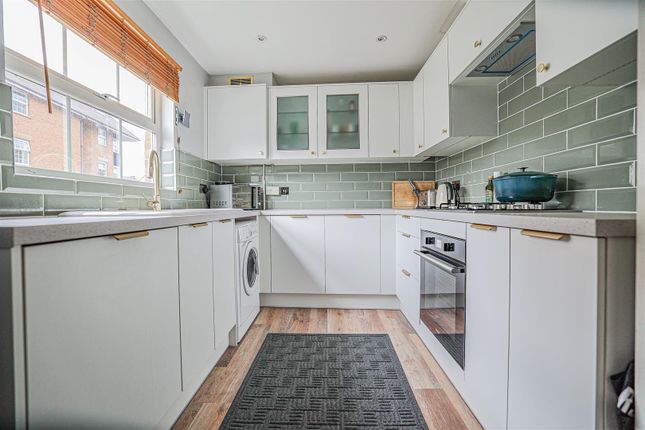 9, Fourdrinier Way, Hemel Hempstead photo 2