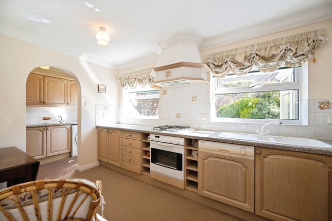 17, Hamfield Drive, Hampshire photo 4