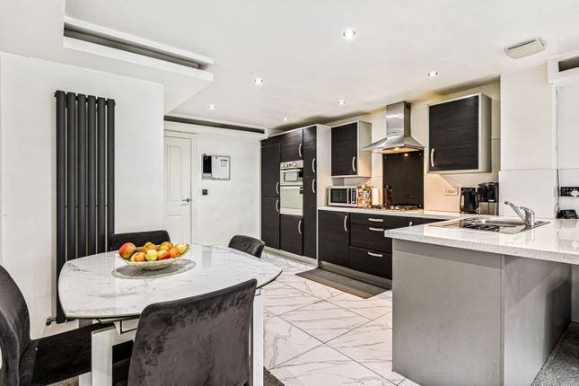 13, Onyx Crescent, Leicester photo 4