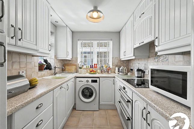 27, St. Johns Way, Kent photo 2