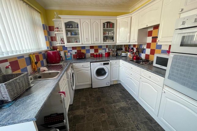 4, Thomson Drive, Crewkerne photo 2