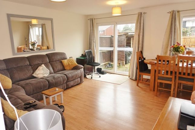 30 Waterloo Close, Newmarket photo 2
