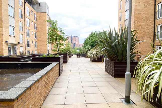 Flat for sale in Fusion, Middlewood Street, Salford