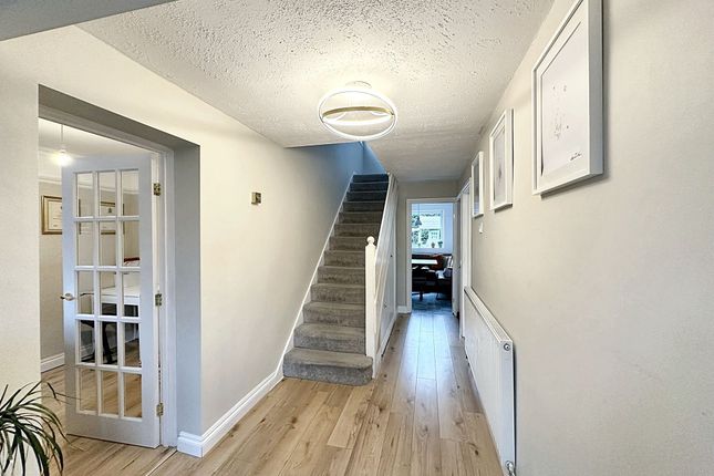28 St. Martins Way, Grantham photo 2
