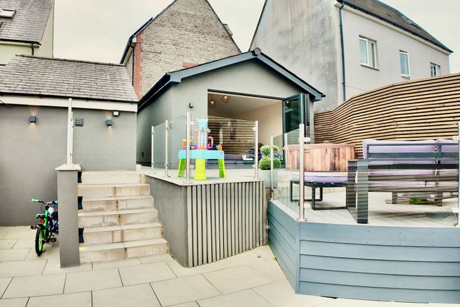 Griffin Drive, Hengoed photo 4