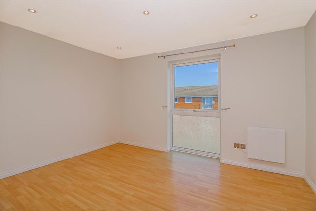 29, Clyfton Close, Broxbourne photo 4