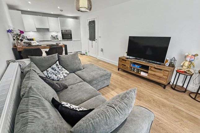 6, Wren Way, Daventry photo 3