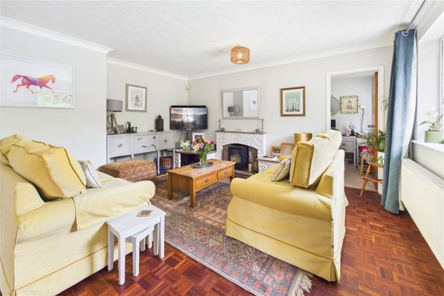 1, Charlotte Close, Thatcham photo 4