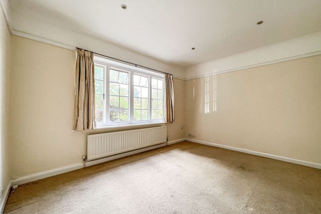 4, Bowers Parade, Harpenden photo 2