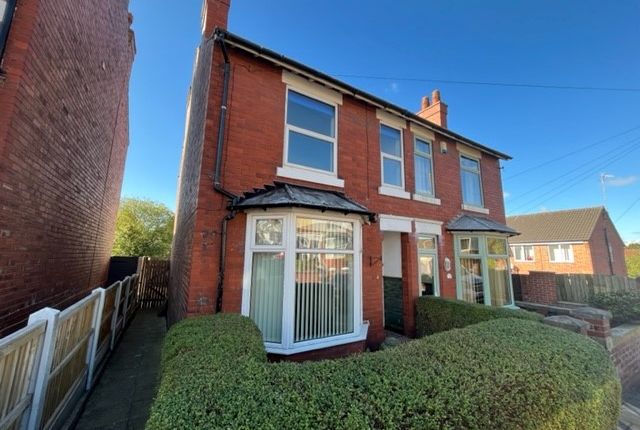 Thumbnail Semi-detached house to rent in Meadow Avenue, Mansfield, Nottinghamshire