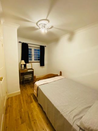 Thumbnail Room to rent in Bevenden Street, London