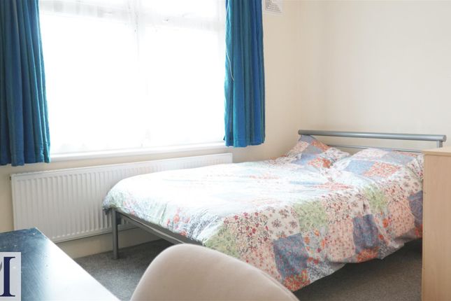 Thumbnail Room to rent in Springfield Road, Ashford