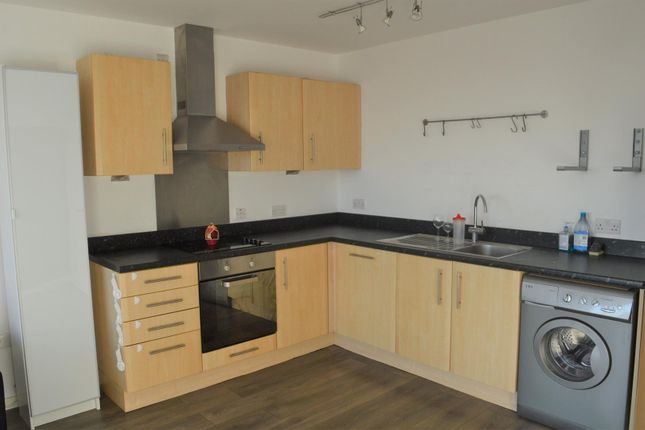 Flat for sale in Canalside Gardens, Southall