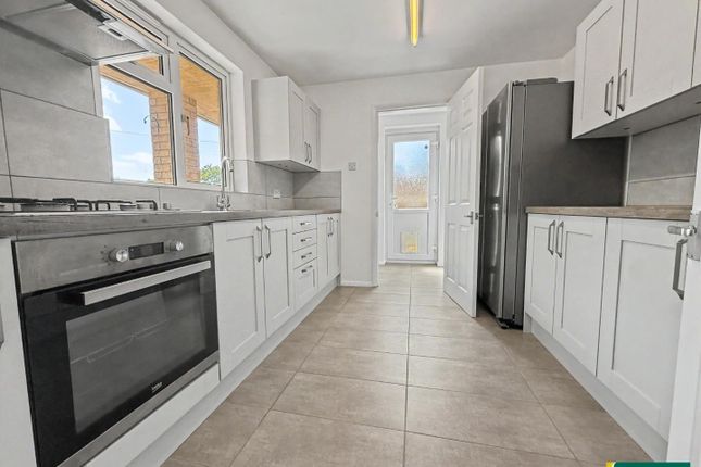 19, Roade Hill, Northampton photo 3