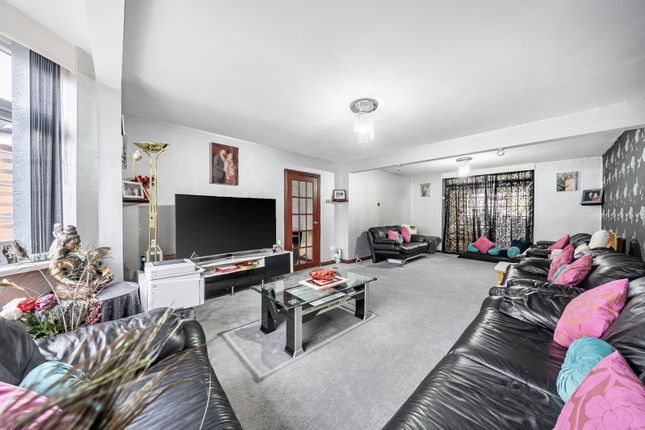 2, Tithe Farm Close, Harrow photo 5