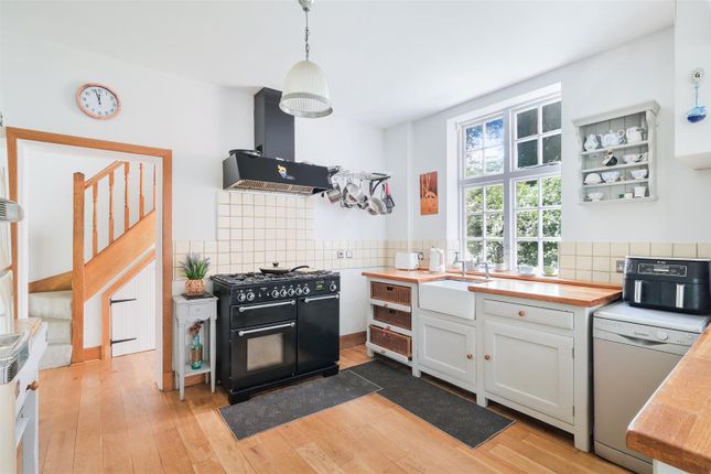 Russetts Cottage, 58, Tadworth Street, Tadworth photo 2